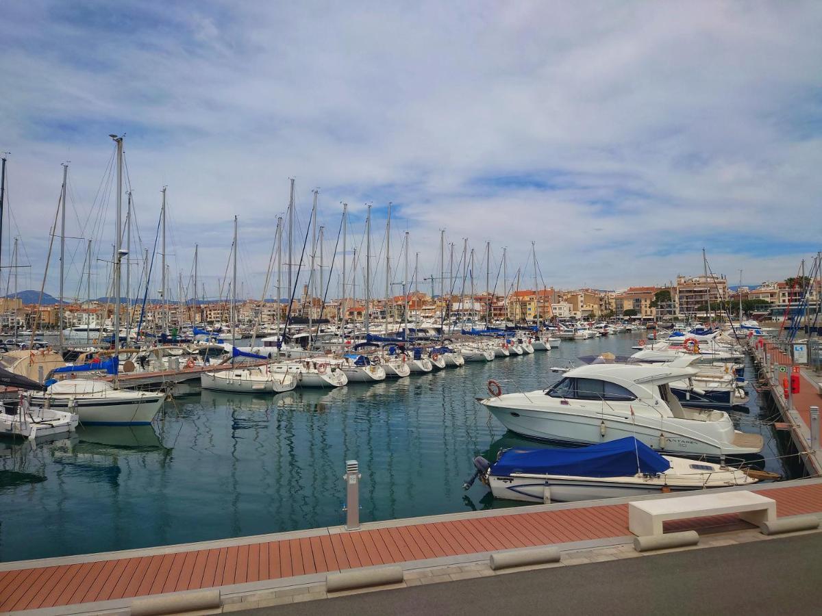 Primera Linia De Mar, Zona Tranquila Apartment Cambrils Bagian luar foto